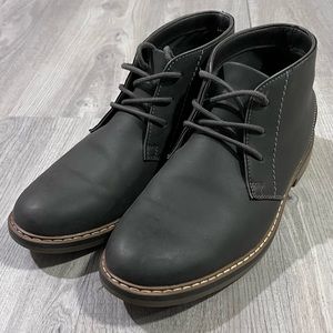 Men's Arizona Chukkas sz 8.5